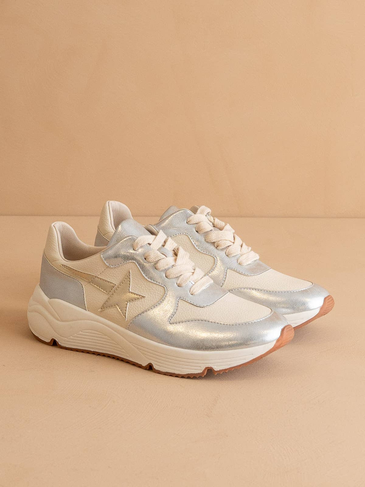The Kaitlyn Silver | Shooting Star Sneaker: Silver / 8