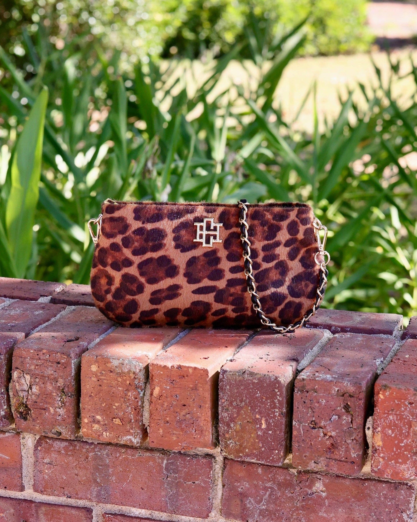 Livi Crossbody Spotted Saddle: Default