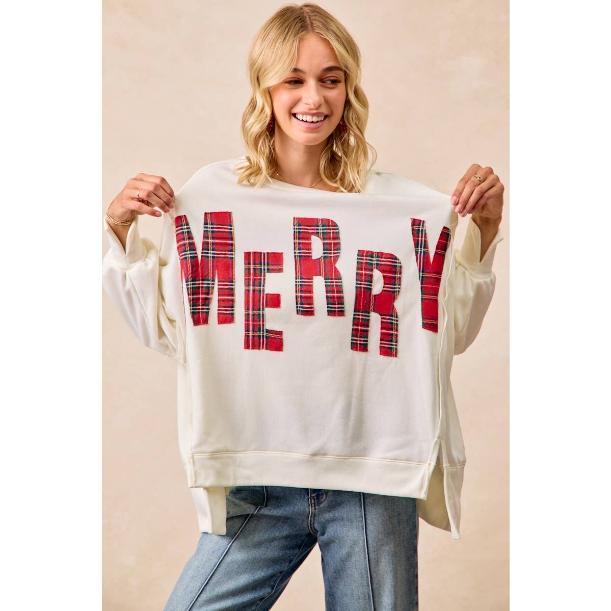 CHRISTMAS PLAID MERRY LETTERING FLEECE SWEATSHIRT: WHITE/RED PLAID / M