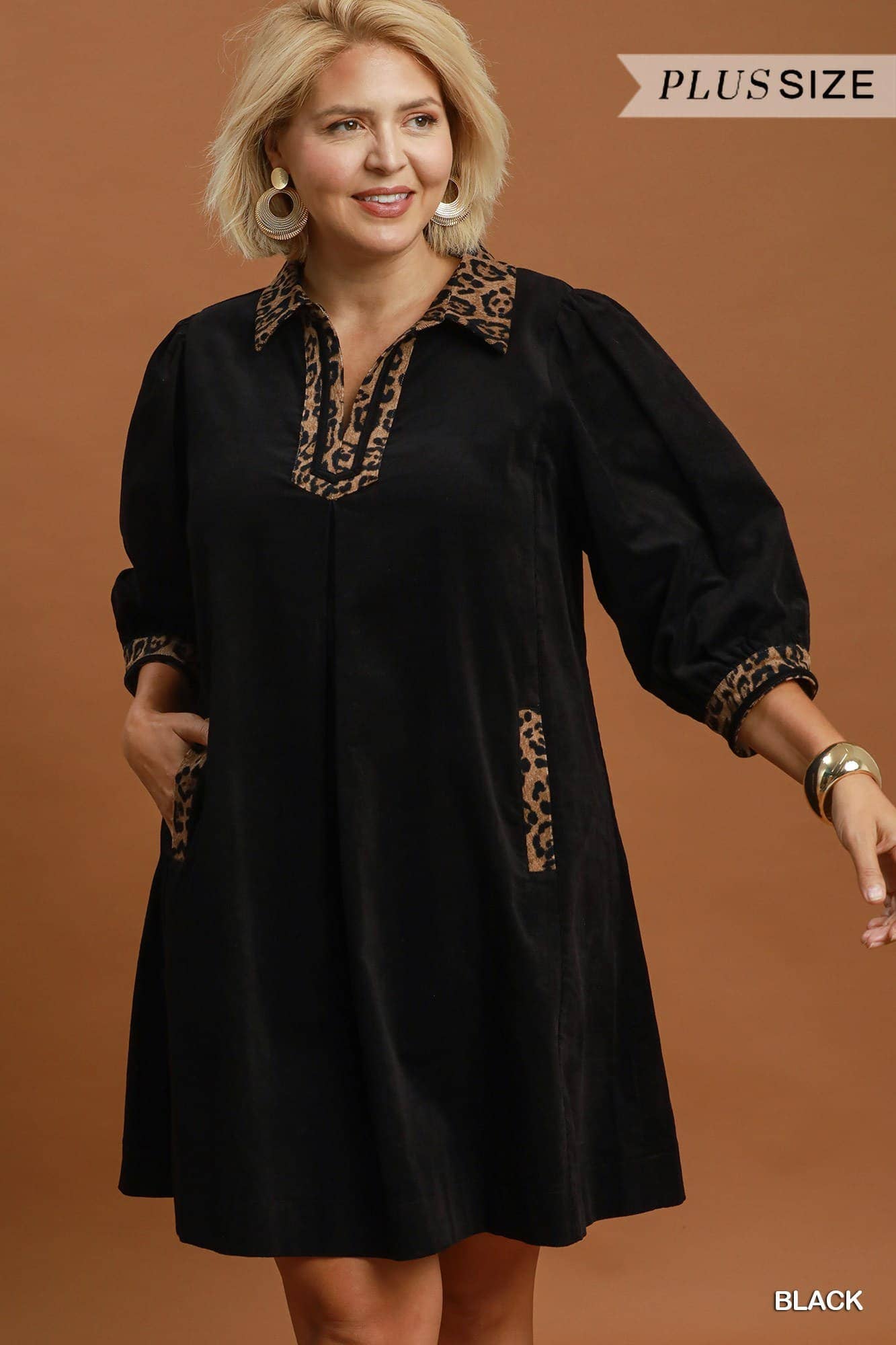 Plus V-neck Shift Dress With Contrast Trim: BROWN / 1-1-1(XL-1XL-2XL)