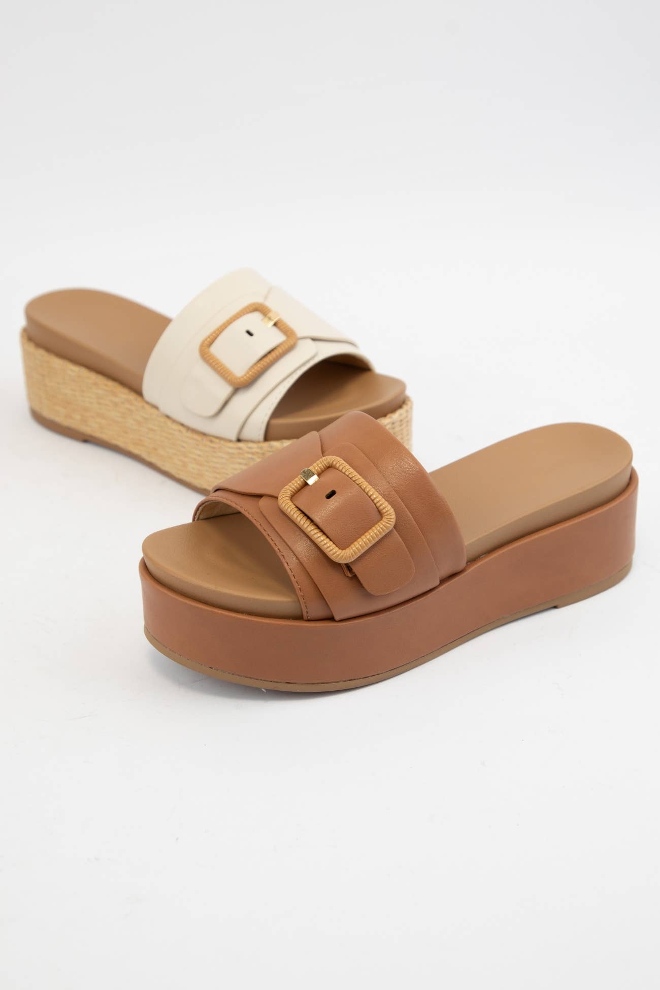 LULAH BUCKLE STRAP DESIGN PLATFORM SLIP-ON SANDALS: GOLD / B16