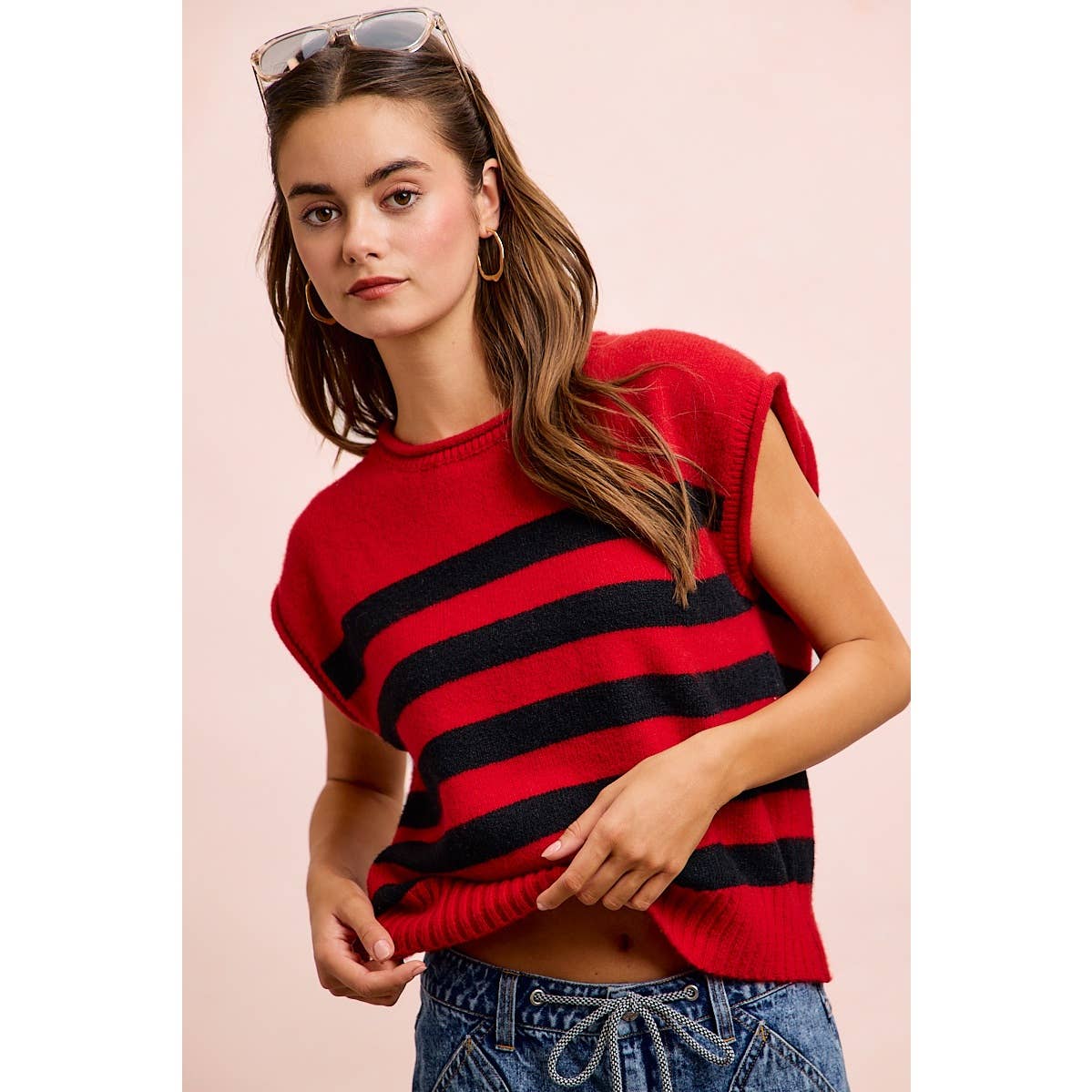 GAMEDAY THEME STRIPED SLEEVELESS KNIT TOP: RED/BLACK / S