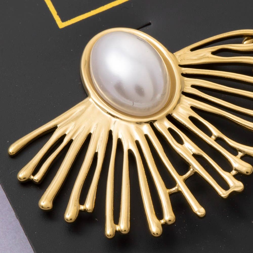 Gold Dipped Pearl Center Fan Ray Stud Earrings: G