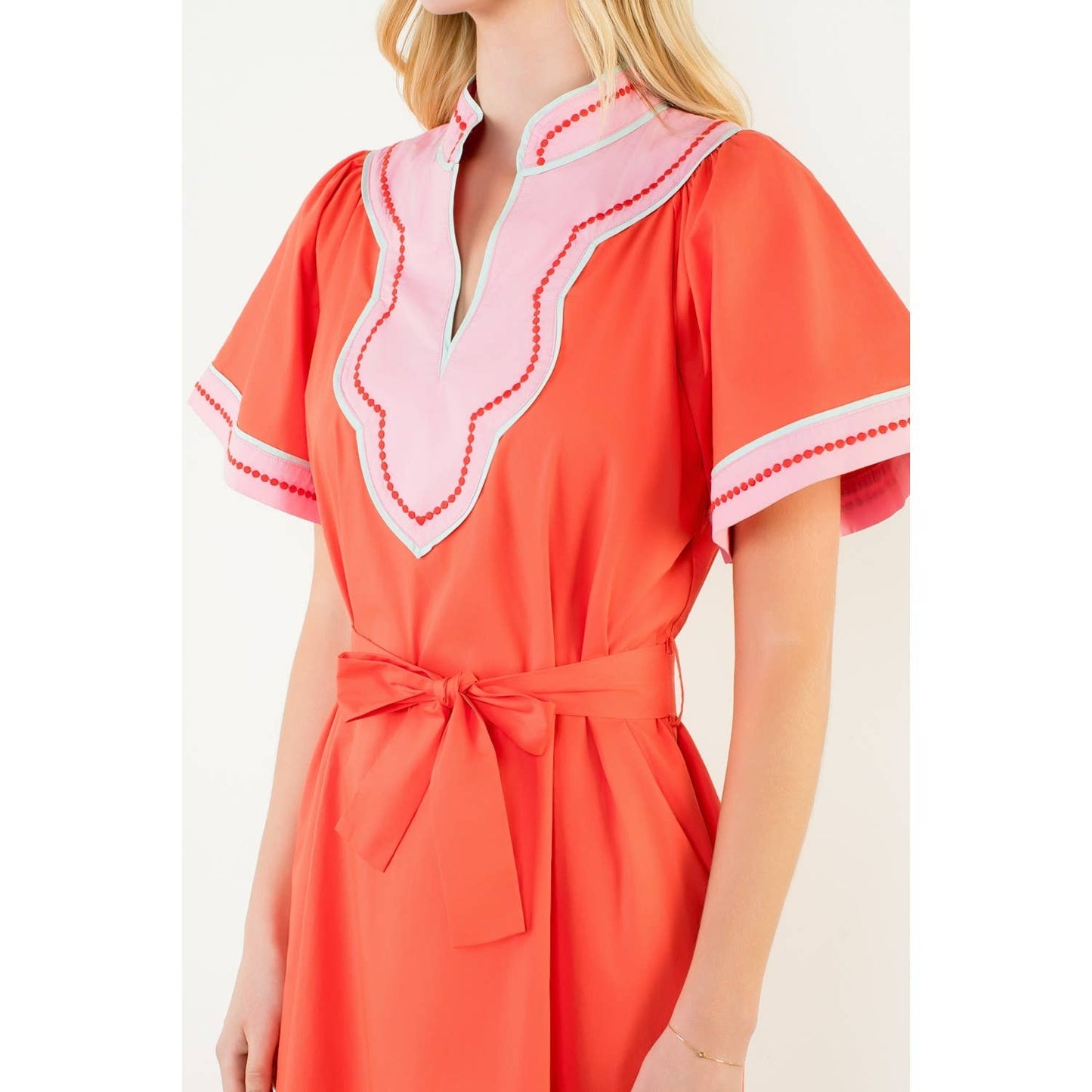 Short Sleeve Trimmed V-Neck Belted Dress: RED / XS-S-M-L(1-2-2-1)